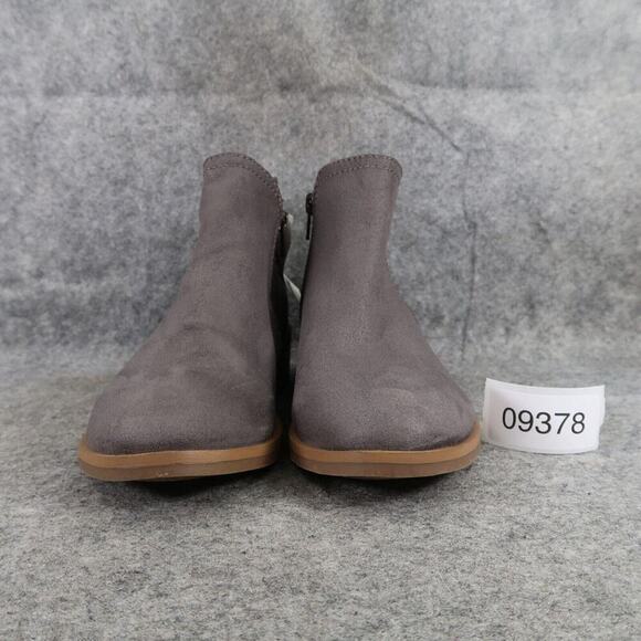 Time and Tru Shoes Womens 6.5 Bootie Fashion Classic Block Heel Memory Foam Grey - Picture 3 of 13